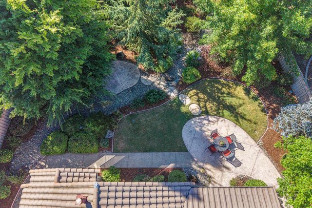955 Yosemite Ln, Lincoln, CA 95648