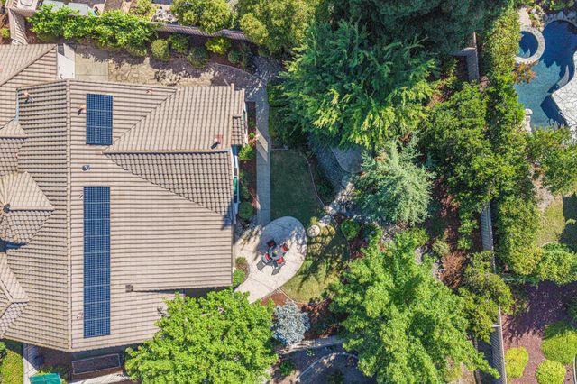 955 Yosemite Ln, Lincoln, CA 95648