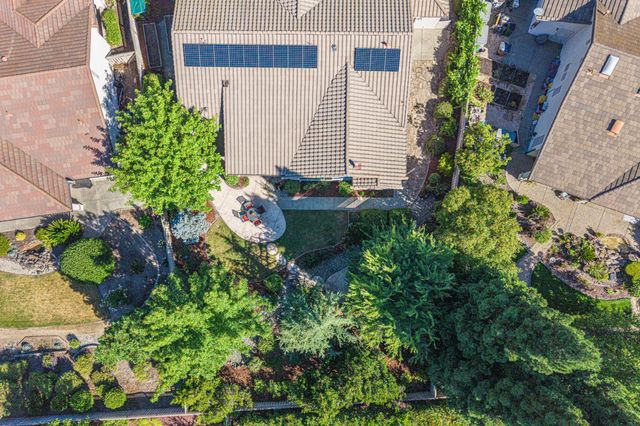 955 Yosemite Ln, Lincoln, CA 95648