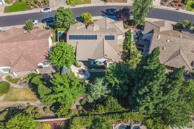 955 Yosemite Ln, Lincoln, CA 95648