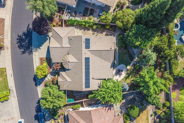 955 Yosemite Ln, Lincoln, CA 95648