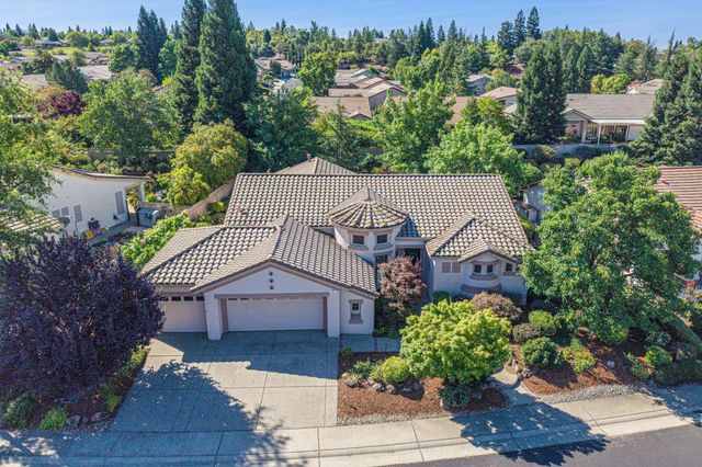955 Yosemite Ln, Lincoln, CA 95648