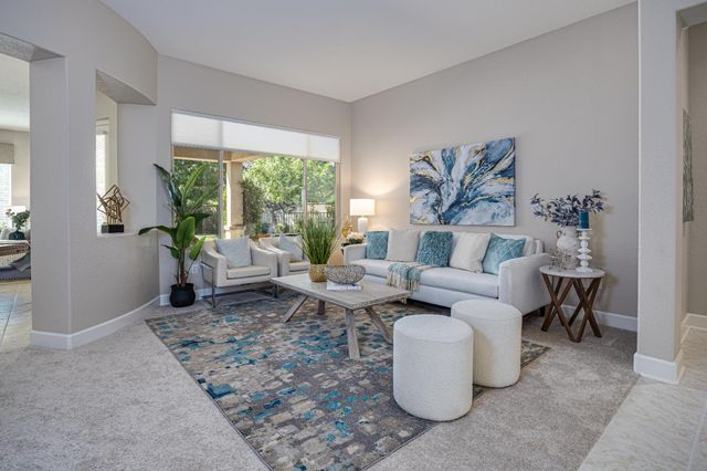 955 Yosemite Ln, Lincoln, CA 95648