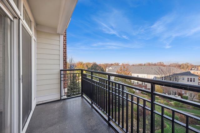 7757 VAN BUREN Street 506, Forest Park, IL 60130