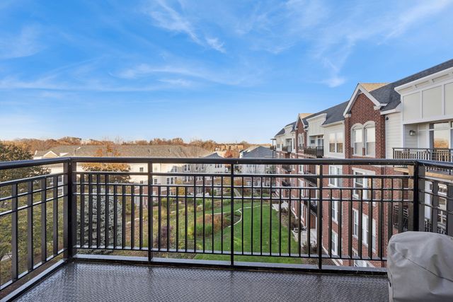 7757 VAN BUREN Street 506, Forest Park, IL 60130