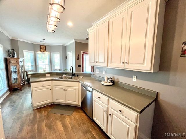 1325 Hidden Ridge, Montgomery, AL 36117