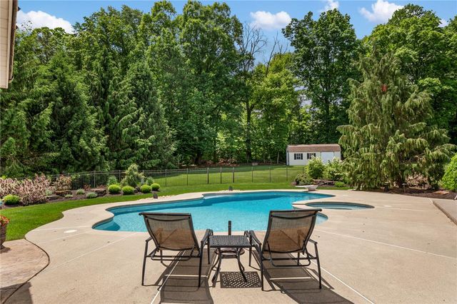 1880 Hamilton Drive, Lower Milford Twp, PA 18036