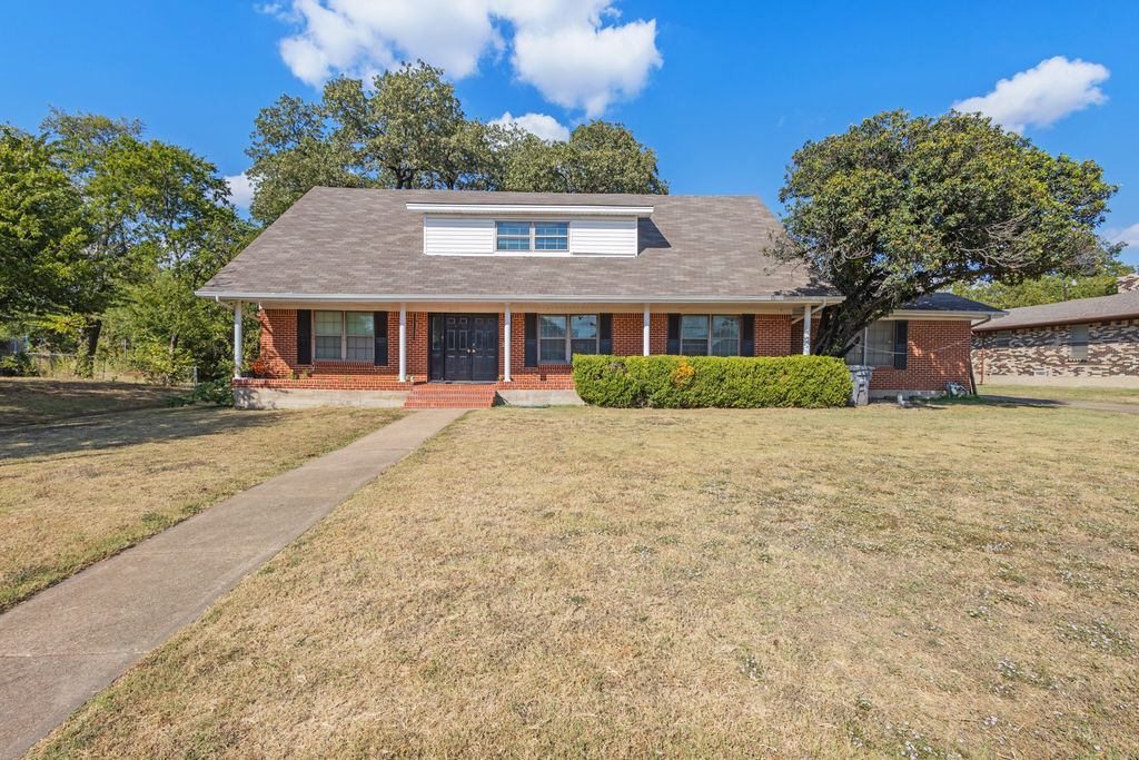 6903 Woodhill Road, Dallas, TX 75217
