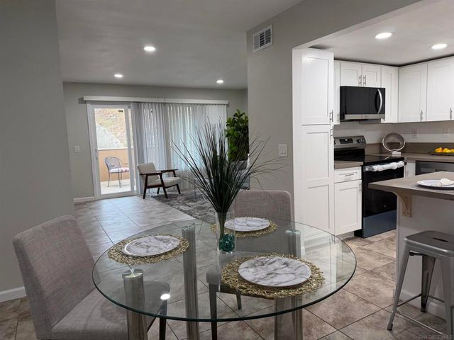 621 R Ave 22, National City, CA 91950