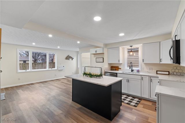 159 White Pond Drive, Akron, OH 44313