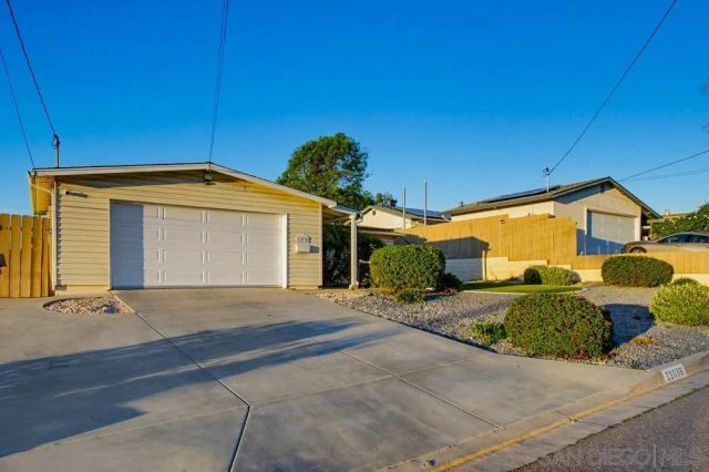 11038 Larkridge St, Santee, CA 92071