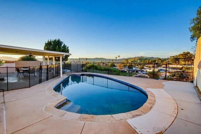 11038 Larkridge St, Santee, CA 92071