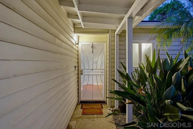 11038 Larkridge St, Santee, CA 92071