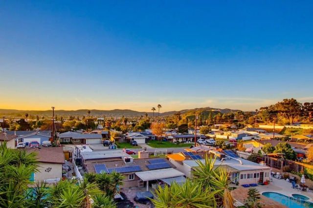 11038 Larkridge St, Santee, CA 92071