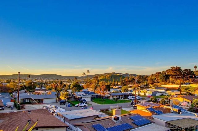 11038 Larkridge St, Santee, CA 92071