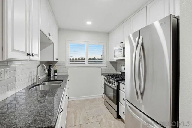 11038 Larkridge St, Santee, CA 92071