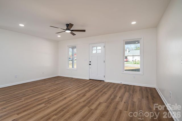 1928 Noles Circle, Lincolnton, NC 28092