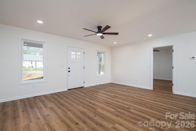 1928 Noles Circle, Lincolnton, NC 28092