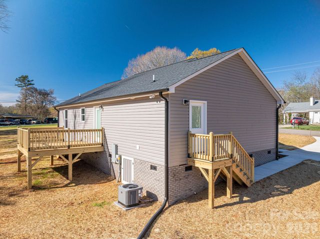 1928 Noles Circle, Lincolnton, NC 28092