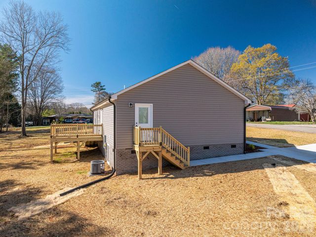 1928 Noles Circle, Lincolnton, NC 28092