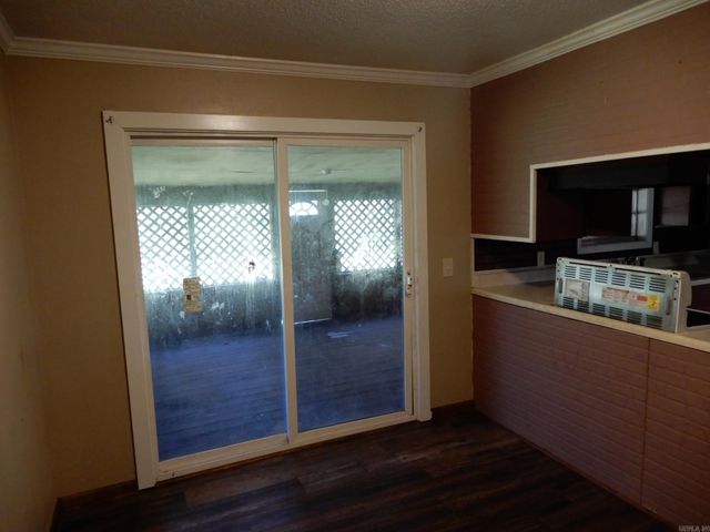 901 West, Kensett, AR 72082