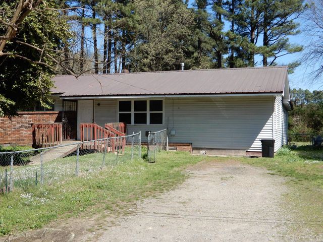 901 West, Kensett, AR 72082