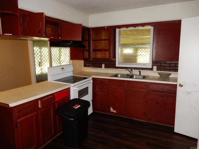 901 West, Kensett, AR 72082