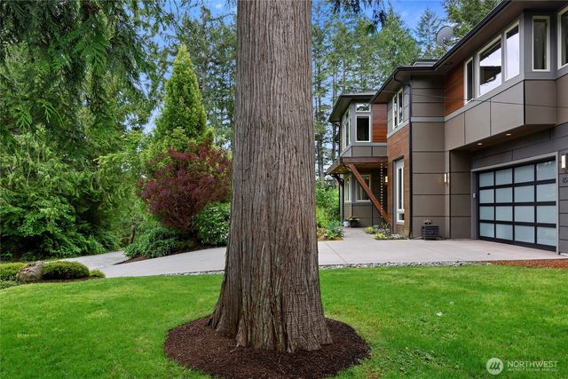 8587 Springridge Road NE, Bainbridge Island, WA 98110
