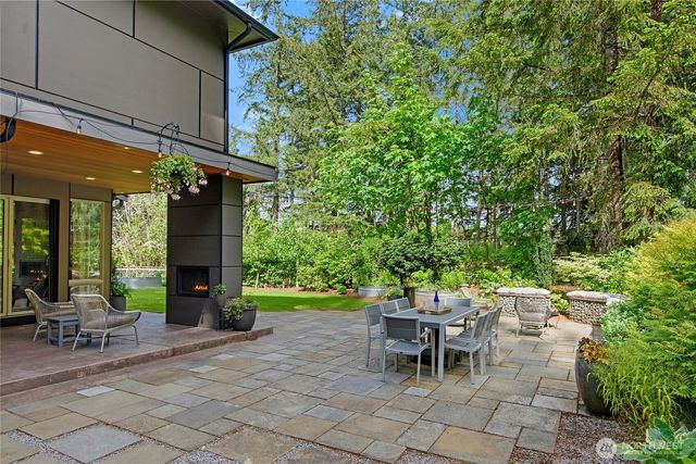 8587 Springridge Road NE, Bainbridge Island, WA 98110