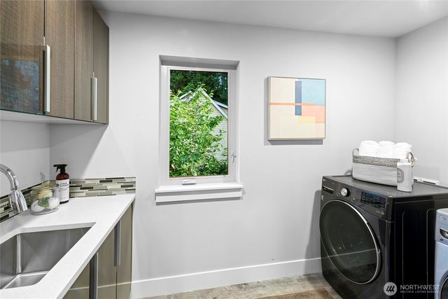 8587 Springridge Road NE, Bainbridge Island, WA 98110