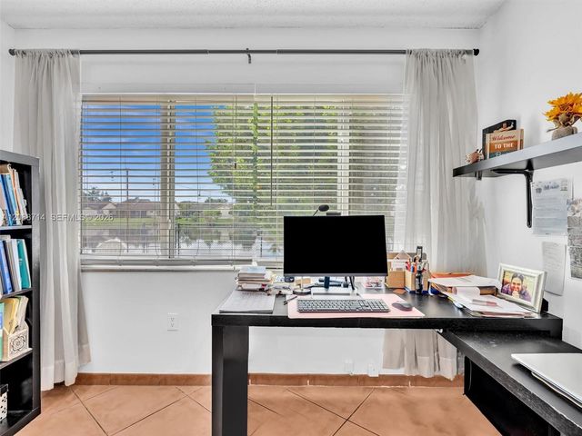 8500 NW 7th Street, Pembroke Pines, FL 33024