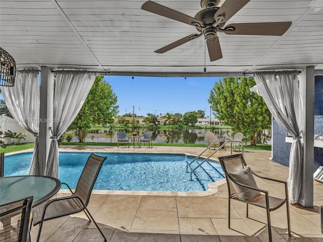 8500 NW 7th Street, Pembroke Pines, FL 33024