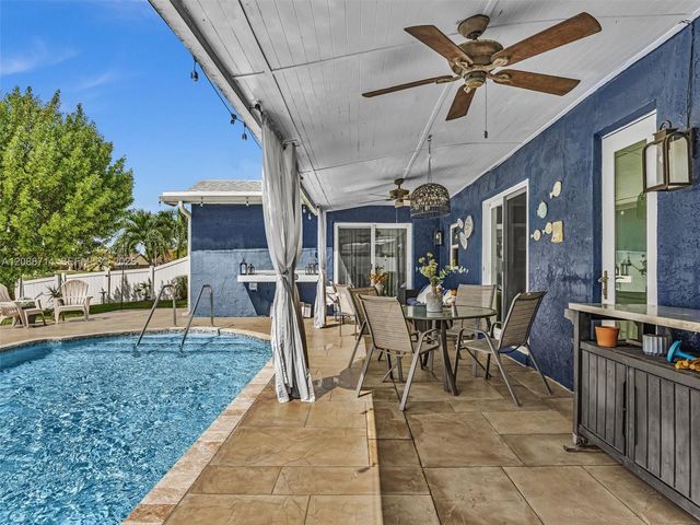 8500 NW 7th Street, Pembroke Pines, FL 33024