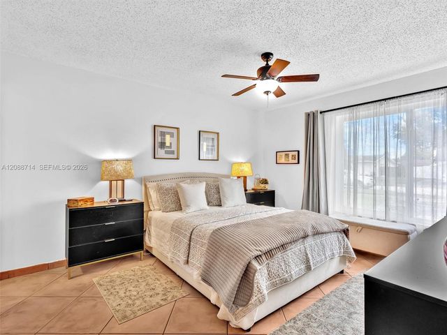 8500 NW 7th Street, Pembroke Pines, FL 33024