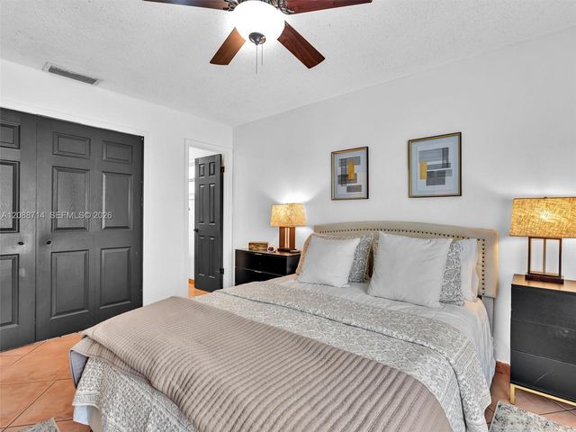 8500 NW 7th Street, Pembroke Pines, FL 33024