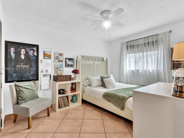 8500 NW 7th Street, Pembroke Pines, FL 33024