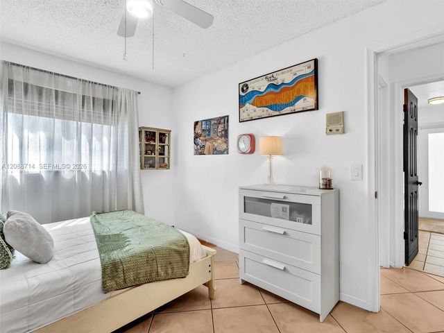 8500 NW 7th Street, Pembroke Pines, FL 33024