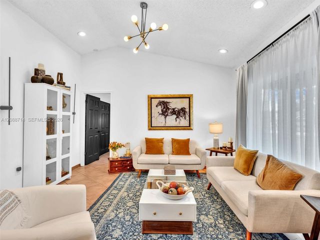 8500 NW 7th Street, Pembroke Pines, FL 33024