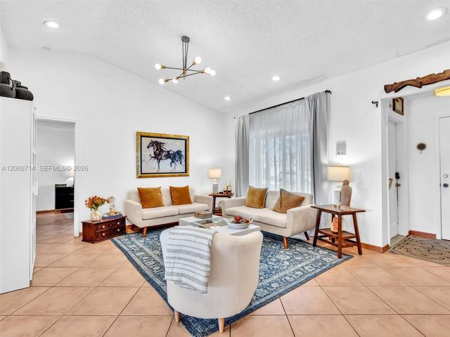 8500 NW 7th Street, Pembroke Pines, FL 33024