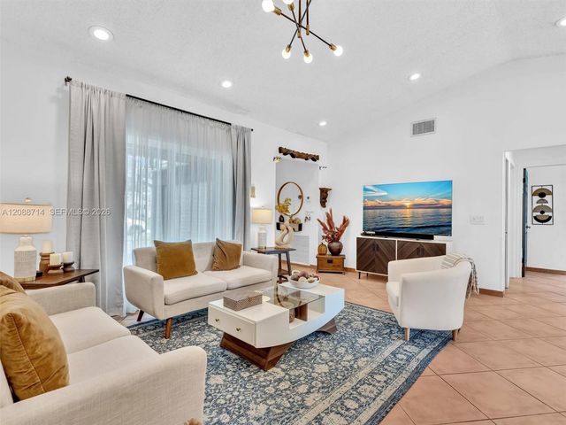 8500 NW 7th Street, Pembroke Pines, FL 33024