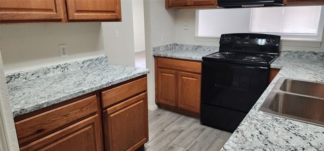 6605 S Zunis Avenue 2403, Tulsa, OK 74136