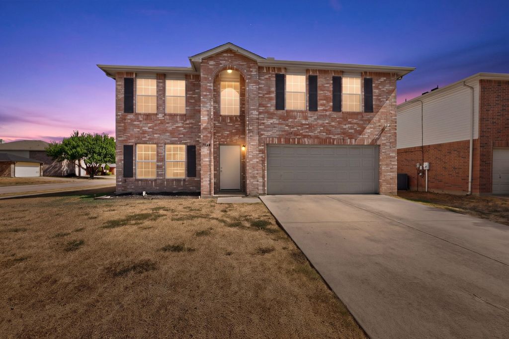 3040 Clemente Drive, Grand Prairie, TX 75052 — exterior