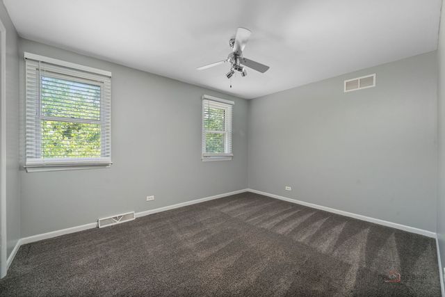16888 W Orchard Valley Drive, Gurnee, IL 60031
