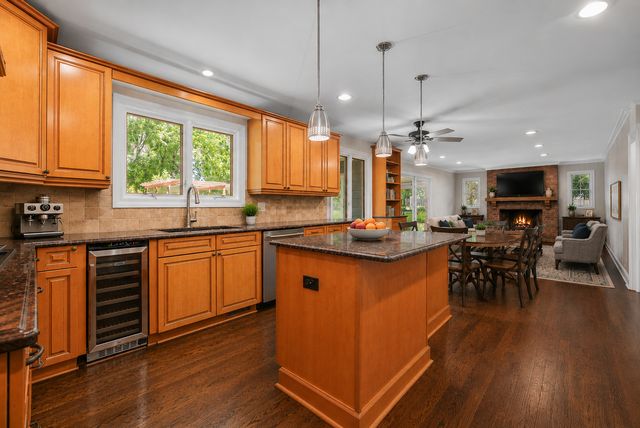 16888 W Orchard Valley Drive, Gurnee, IL 60031