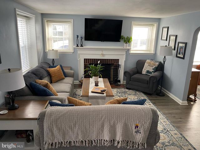 908 ROBERTS AVE, Drexel Hill, PA 19026