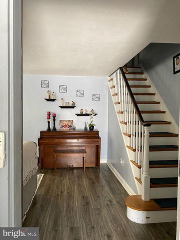 908 ROBERTS AVE, Drexel Hill, PA 19026