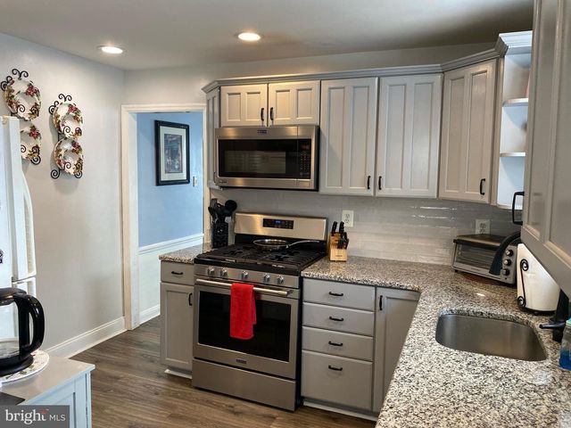 908 ROBERTS AVE, Drexel Hill, PA 19026