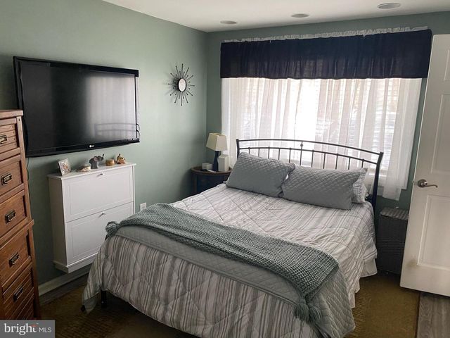 908 ROBERTS AVE, Drexel Hill, PA 19026