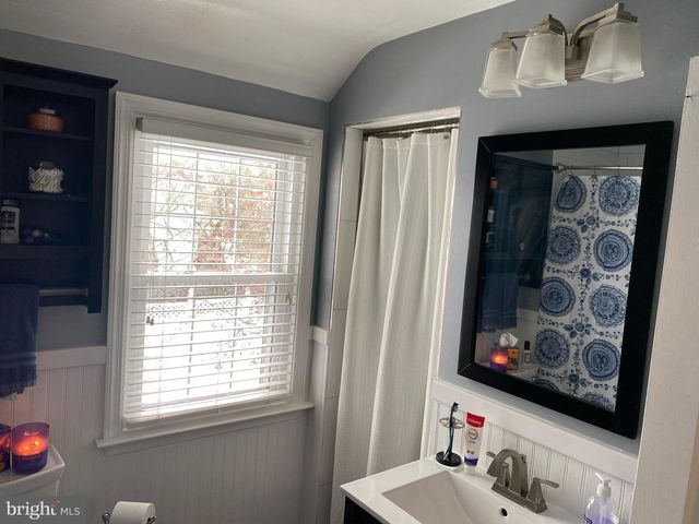 908 ROBERTS AVE, Drexel Hill, PA 19026