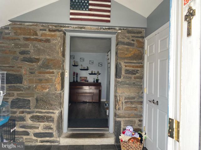 908 ROBERTS AVE, Drexel Hill, PA 19026